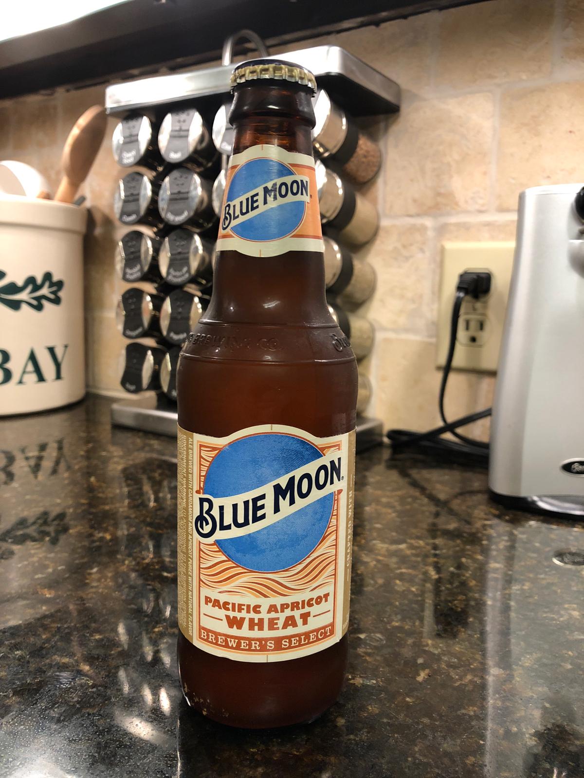 Blue Moon Pacific Apricot Wheat