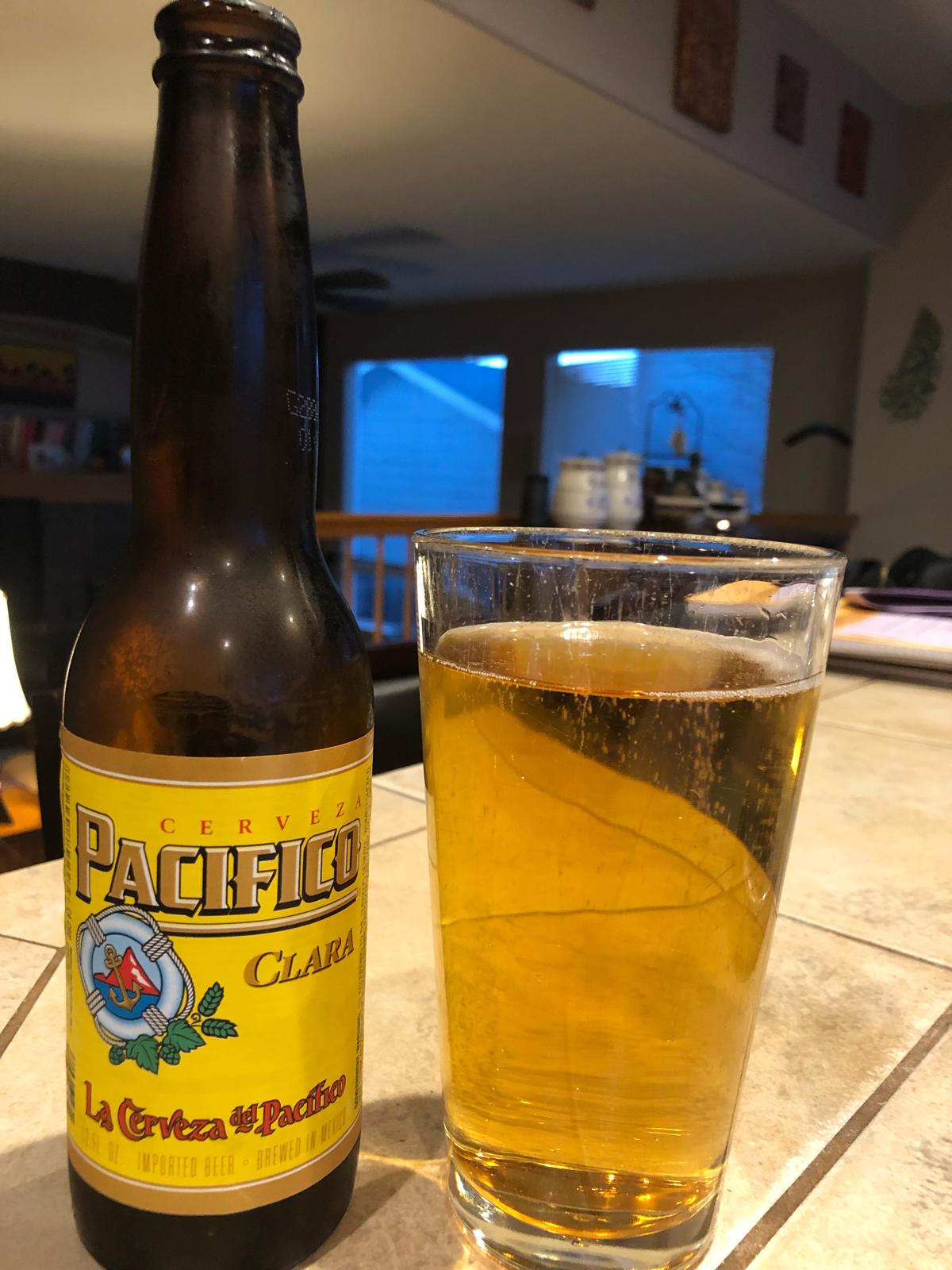 Cerveza Pacifico Clara