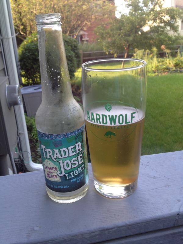 Trader José Light Premium Lager