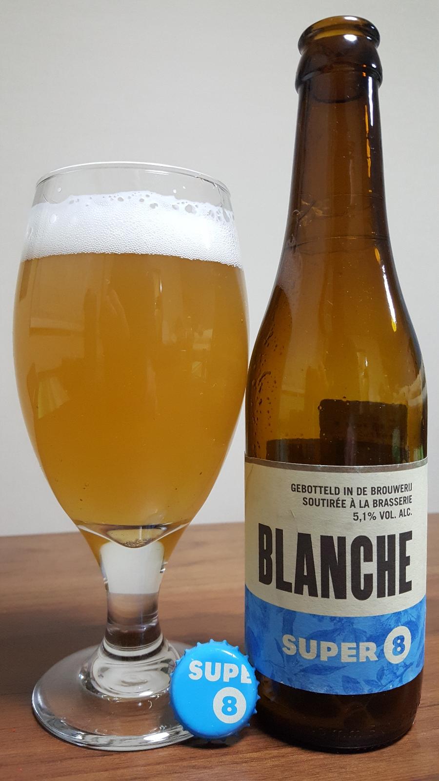 Super 8 Blanche